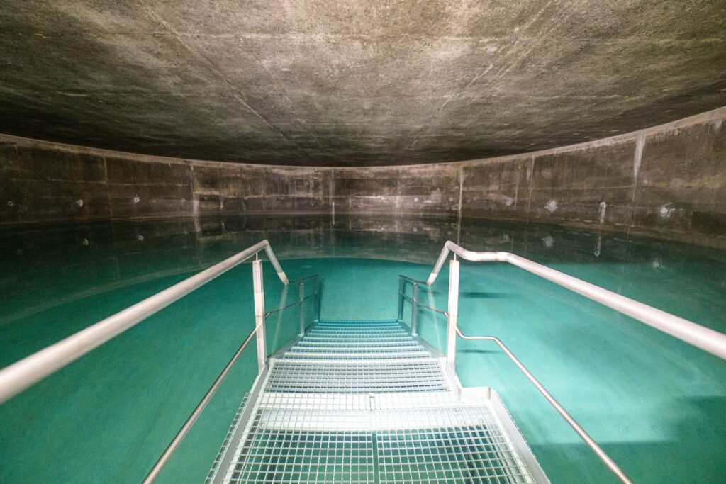 Foto: Hochbehälter, Wasserbecken